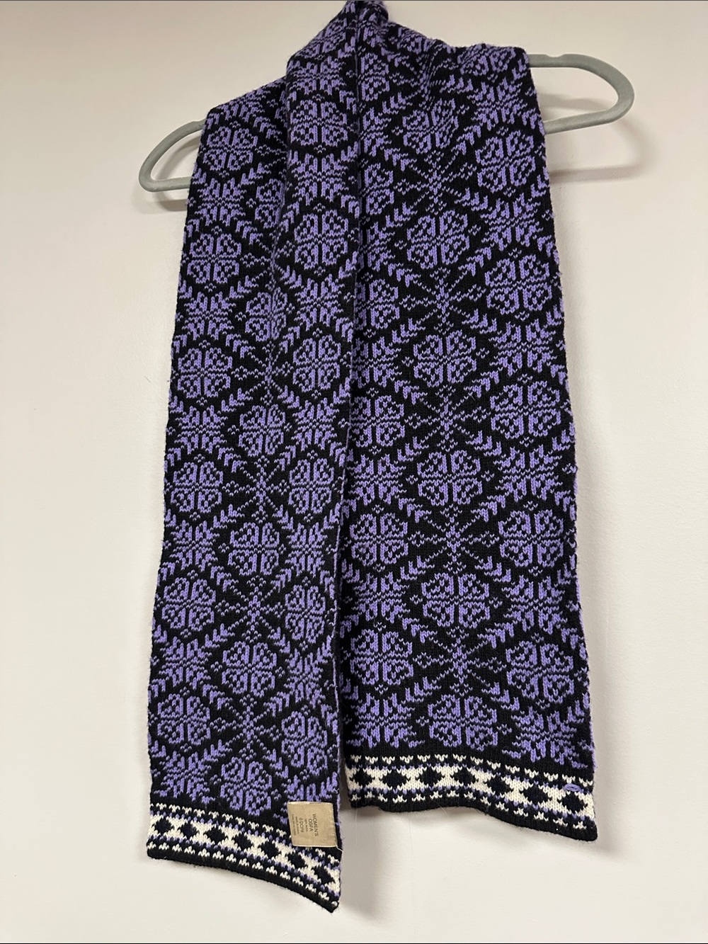 LL Bean 100% wool lavender & black Nordic print scarf EUC!